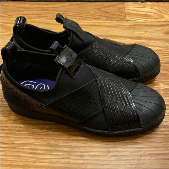 Black adidas - Picture 2 of 2